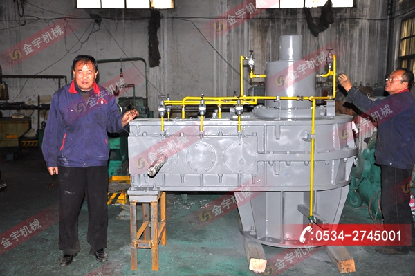 減速機,減速器,蝸輪蝸桿減速機,蝸輪蝸桿副,蝸輪減速機,蝸桿減速機,平面二次包絡減速機,包絡減速機,非標減速機,減速機型號,RV精密減速機,雙導程精密蝸輪蝸桿副,微型減速機,礦山用減速機,鋼廠專用減速機,硬齒面減速機,立式減速機,臥式減速機,圓弧齒蝸輪蝸桿減速機,切紙機專用減速機,輪胎定型硫化機,金宇減速機