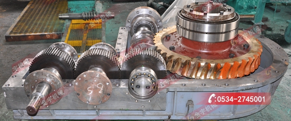 減速機,減速器,蝸輪蝸桿減速機,蝸輪蝸桿副,蝸輪減速機,蝸桿減速機,平面二次包絡減速機,包絡減速機,非標減速機,減速機型號,RV精密減速機,雙導程精密蝸輪蝸桿副,微型減速機,礦山用減速機,鋼廠專用減速機,硬齒面減速機,立式減速機,臥式減速機,圓弧齒蝸輪蝸桿減速機,切紙機專用減速機,輪胎定型硫化機,金宇減速機