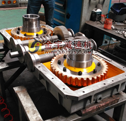 減速機,減速器,蝸輪蝸桿減速機,蝸輪蝸桿副,蝸輪減速機,蝸桿減速機,平面二次包絡減速機,包絡減速機,非標減速機,減速機型號,RV精密減速機,雙導程精密蝸輪蝸桿副,微型減速機,礦山用減速機,鋼廠專用減速機,硬齒面減速機,立式減速機,臥式減速機,圓弧齒蝸輪蝸桿減速機,切紙機專用減速機,輪胎定型硫化機,金宇減速機