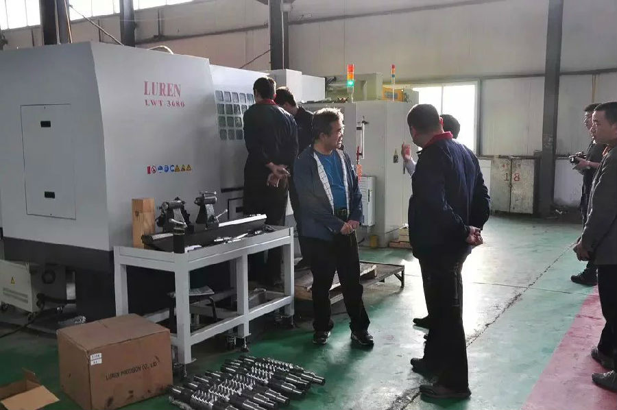 減速機,減速器,蝸輪蝸桿減速機,蝸輪蝸桿副,蝸輪減速機,蝸桿減速機,平面二次包絡減速機,包絡減速機,非標減速機,減速機型號,RV精密減速機,雙導程精密蝸輪蝸桿副,微型減速機,礦山用減速機,鋼廠專用減速機,硬齒面減速機,立式減速機,臥式減速機,圓弧齒蝸輪蝸桿減速機,切紙機專用減速機,輪胎定型硫化機,金宇減速機