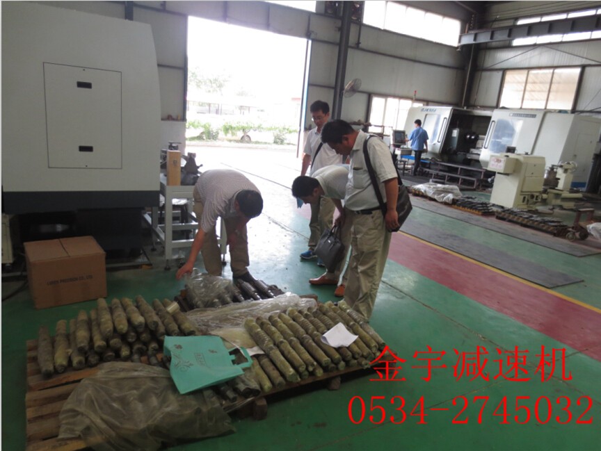 減速機,減速器,蝸輪蝸桿減速機,蝸輪蝸桿副,蝸輪減速機,蝸桿減速機,平面二次包絡(luò)減速機,包絡(luò)減速機,非標(biāo)減速機,減速機型號,RV精密減速機,雙導(dǎo)程精密蝸輪蝸桿副,微型減速機,礦山用減速機,鋼廠專用減速機,硬齒面減速機,立式減速機,臥式減速機,圓弧齒蝸輪蝸桿減速機,切紙機專用減速機,輪胎定型硫化機,金宇減速機