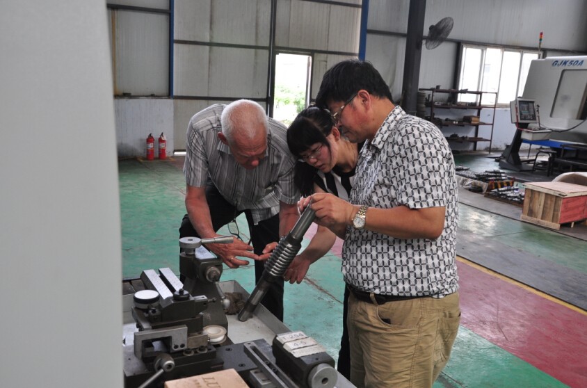 減速機,減速器,蝸輪蝸桿減速機,蝸輪蝸桿副,蝸輪減速機,蝸桿減速機,平面二次包絡減速機,包絡減速機,非標減速機,減速機型號,RV精密減速機,雙導程精密蝸輪蝸桿副,微型減速機,礦山用減速機,鋼廠專用減速機,硬齒面減速機,立式減速機,臥式減速機,圓弧齒蝸輪蝸桿減速機,切紙機專用減速機,輪胎定型硫化機,金宇減速機