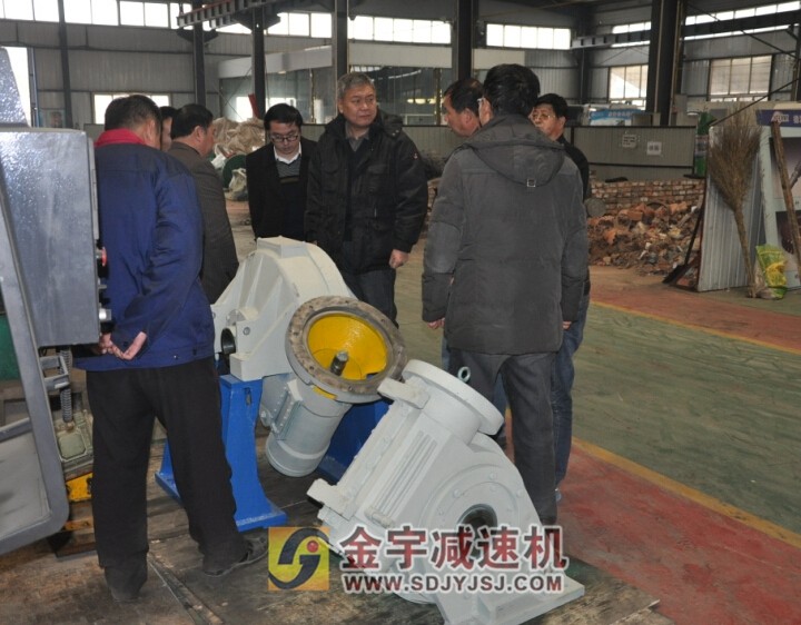 減速機,減速器,蝸輪蝸桿減速機,蝸輪蝸桿副,蝸輪減速機,蝸桿減速機,平面二次包絡減速機,包絡減速機,非標減速機,減速機型號,RV精密減速機,雙導程精密蝸輪蝸桿副,微型減速機,礦山用減速機,鋼廠專用減速機,硬齒面減速機,立式減速機,臥式減速機,圓弧齒蝸輪蝸桿減速機,切紙機專用減速機,輪胎定型硫化機,金宇減速機