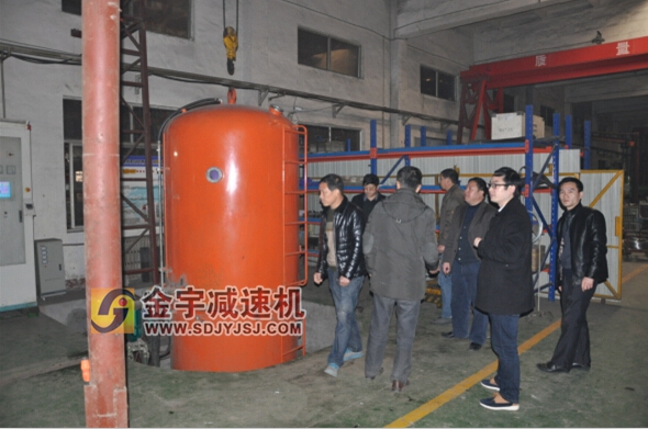 減速機,減速器,蝸輪蝸桿減速機,蝸輪蝸桿副,蝸輪減速機,蝸桿減速機,平面二次包絡減速機,包絡減速機,非標減速機,減速機型號,RV精密減速機,雙導程精密蝸輪蝸桿副,微型減速機,礦山用減速機,鋼廠專用減速機,硬齒面減速機,立式減速機,臥式減速機,圓弧齒蝸輪蝸桿減速機,切紙機專用減速機,輪胎定型硫化機,金宇減速機