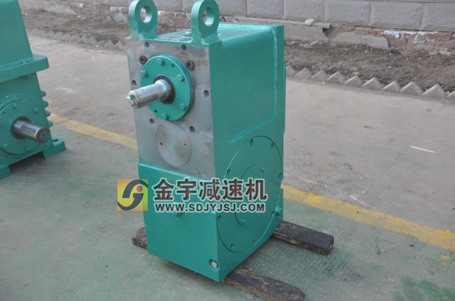 減速機,減速器,蝸輪蝸桿減速機,蝸輪蝸桿副,蝸輪減速機,蝸桿減速機,平面二次包絡減速機,包絡減速機,非標減速機,減速機型號,RV精密減速機,雙導程精密蝸輪蝸桿副,微型減速機,礦山用減速機,鋼廠專用減速機,硬齒面減速機,立式減速機,臥式減速機,圓弧齒蝸輪蝸桿減速機,切紙機專用減速機,輪胎定型硫化機,金宇減速機