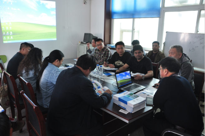 減速機,減速器,蝸輪蝸桿減速機,蝸輪蝸桿副,蝸輪減速機,蝸桿減速機,平面二次包絡減速機,包絡減速機,非標減速機,減速機型號,RV精密減速機,雙導程精密蝸輪蝸桿副,微型減速機,礦山用減速機,鋼廠專用減速機,硬齒面減速機,立式減速機,臥式減速機,圓弧齒蝸輪蝸桿減速機,切紙機專用減速機,輪胎定型硫化機,金宇減速機