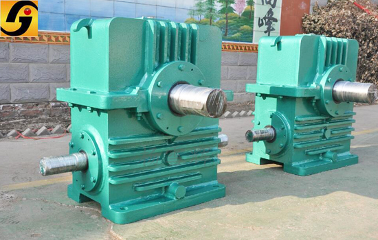 減速機,減速器,蝸輪蝸桿減速機,蝸輪蝸桿副,蝸輪減速機,蝸桿減速機,平面二次包絡減速機,包絡減速機,非標減速機,減速機型號,RV精密減速機,雙導程精密蝸輪蝸桿副,微型減速機,礦山用減速機,鋼廠專用減速機,硬齒面減速機,立式減速機,臥式減速機,圓弧齒蝸輪蝸桿減速機,切紙機專用減速機,輪胎定型硫化機,金宇減速機