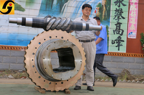 減速機,減速器,蝸輪蝸桿減速機,蝸輪蝸桿副,蝸輪減速機,蝸桿減速機,平面二次包絡減速機,包絡減速機,非標減速機,減速機型號,RV精密減速機,雙導程精密蝸輪蝸桿副,微型減速機,礦山用減速機,鋼廠專用減速機,硬齒面減速機,立式減速機,臥式減速機,圓弧齒蝸輪蝸桿減速機,切紙機專用減速機,輪胎定型硫化機,金宇減速機