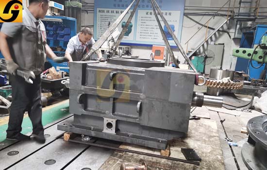 平面二次包絡減速機