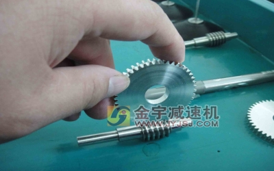 精密蝸桿應用于軍用飛機，蝸桿成品圖