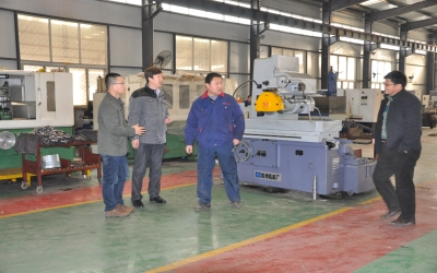 中國(guó)海軍總裝備部領(lǐng)導(dǎo)來金宇公司考察平面二次包絡(luò)蝸輪副