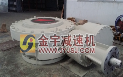 我公司生產的第四臺A800二次包絡減速機今發往遼寧