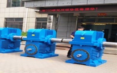 平面雙包絡環面蝸桿減速器的特征分析