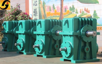 平面二次包絡蝸輪蝸桿及平面二次包絡減速機的簡介