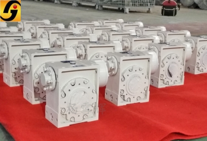 RV鋁合金蝸輪蝸桿減速機的特點